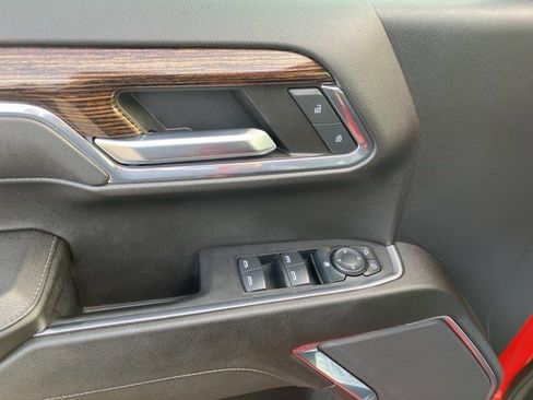 Used 2024 GMC Sierra 1500 Elevation image 11