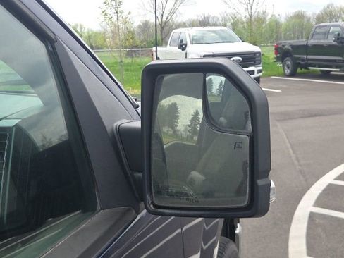 Used 2016 Ford F150 XLT w/ Equipment Group 302A Luxury image 6