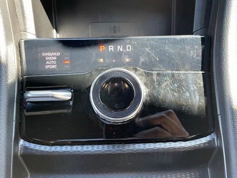 Used 2024 Jeep Grand Cherokee Limited w/ Luxury Tech Group II image 12