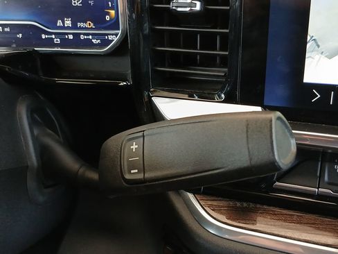 Used 2025 Chevrolet Silverado 3500 LT w/ Safety Package AWD/4WD image 16