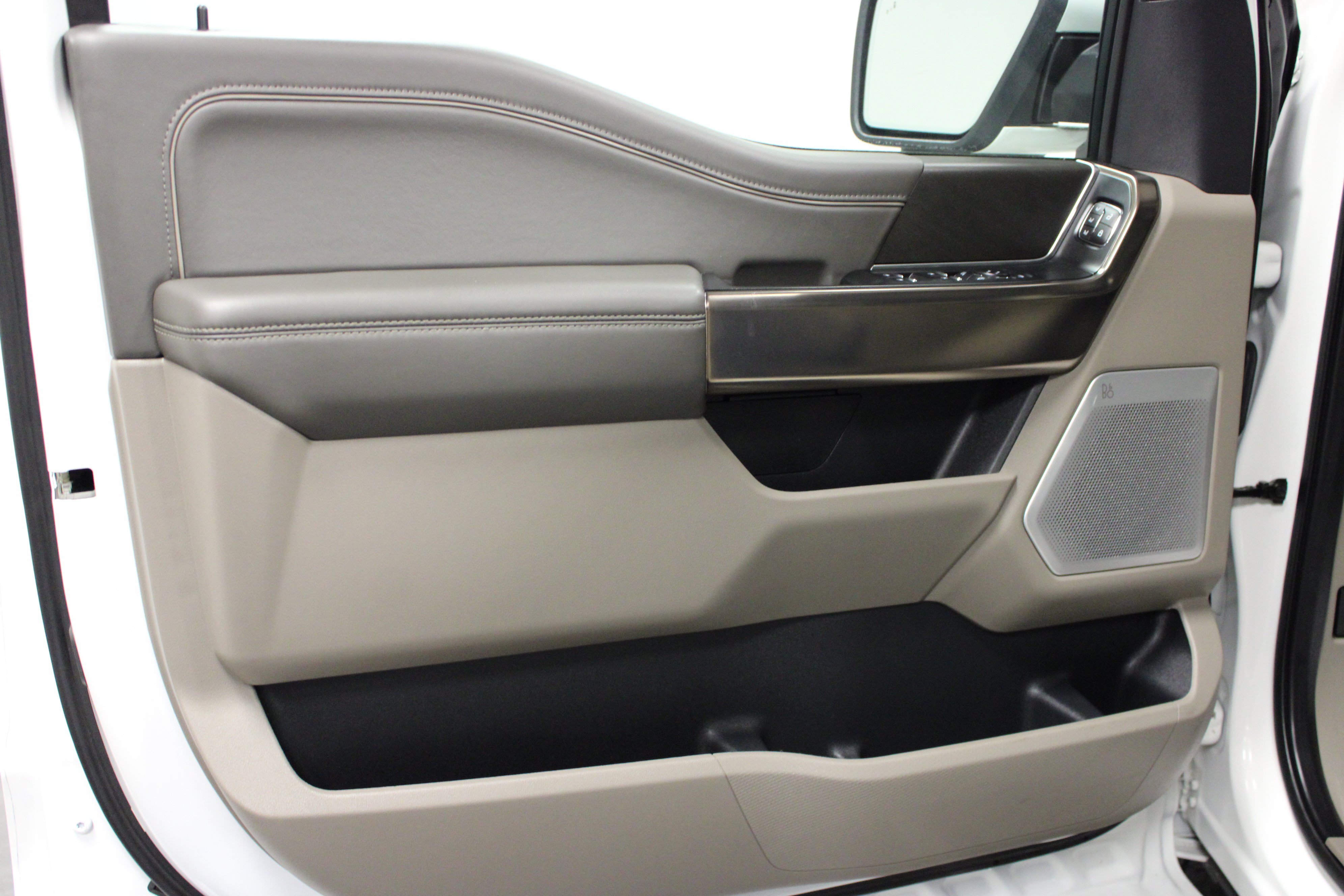 Used 2024 Ford F150 Platinum w/ Equipment Group 703A Plus AWD/4WD image 11
