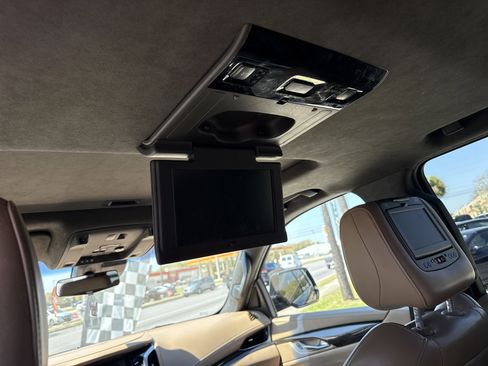Used 2018 Cadillac Escalade ESV Platinum image 13