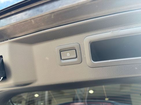 Used 2025 MAZDA CX-50 AWD 2.5 S w/ Select Package image 22