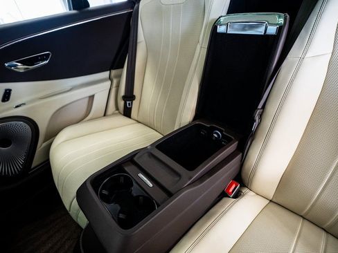 Used 2020 Bentley Flying Spur W12 image 62