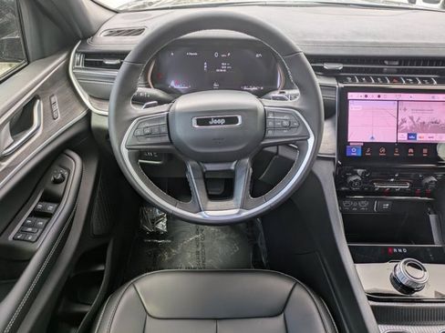 New 2025 Jeep Grand Cherokee Limited w/ Black Appearance Package image 14