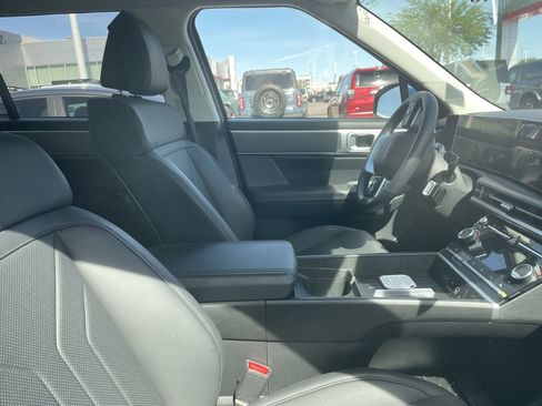 Used 2026 Hyundai Santa Fe SEL AWD/4WD image 11