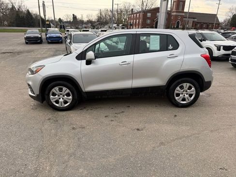 Used 2018 Chevrolet Trax LS image 4
