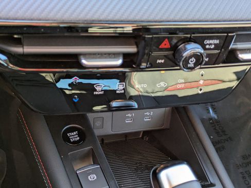 New 2026 Nissan Kicks SR image 18