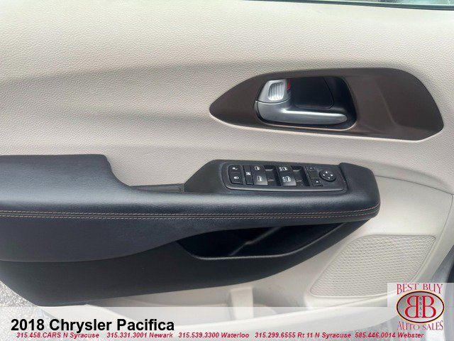 Used 2018 Chrysler Pacifica Touring-L FWD image 15