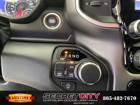 New 2026 RAM 1500 Express AWD/4WD image 17