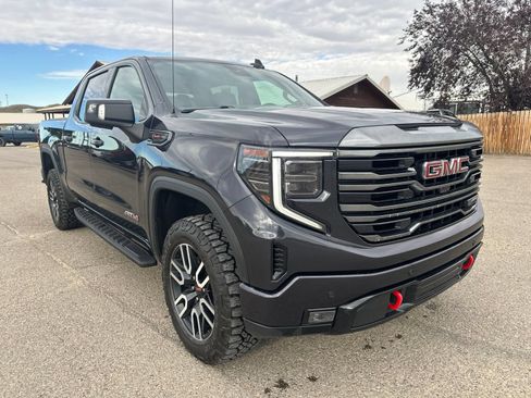 Used 2024 GMC Sierra 1500 AT4 w/ Technology Package AWD/4WD image 1