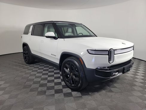 Used 2024 Rivian R1S Adventure image 7