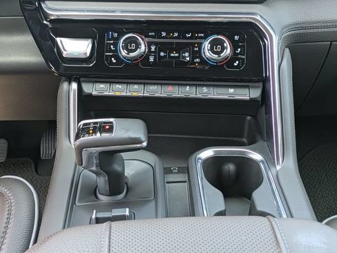 Used 2024 GMC Sierra 1500 Denali w/ Denali Reserve Package AWD/4WD image 21
