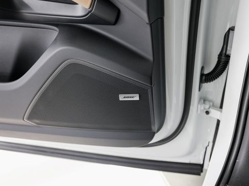 Certified 2026 Porsche Cayenne AWD/4WD image 21