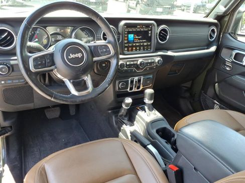 Used 2023 Jeep Wrangler Unlimited Sahara w/ Cold Weather Group AWD/4WD image 23