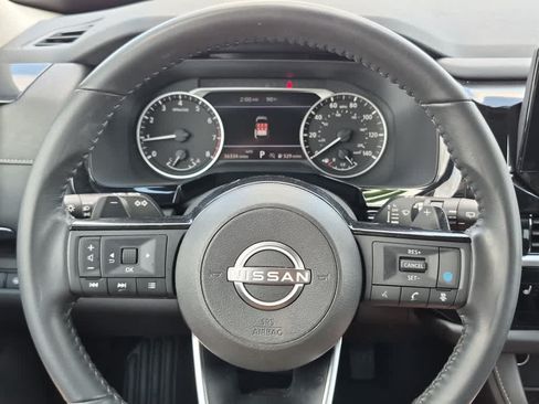 Used 2023 Nissan Pathfinder SV AWD/4WD image 18