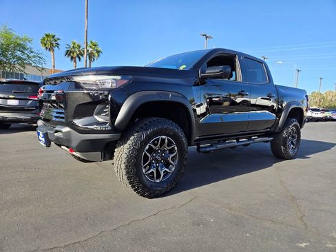 Used 2024 Chevrolet Colorado ZR2 w/ ZR2 Convenience Package III image 2