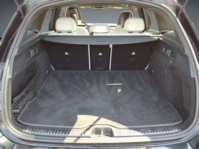 Used 2024 Mercedes-Benz GLC 300 4MATIC image 18