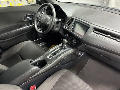 Used 2021 Honda HR-V Sport image 8