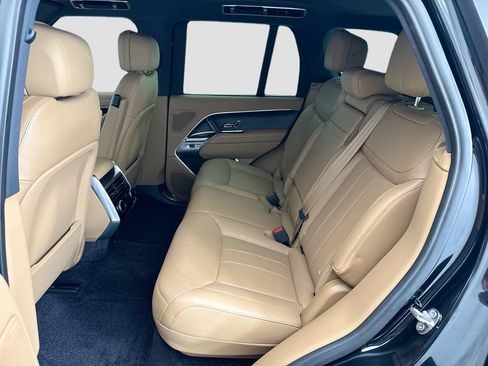 Used 2025 Land Rover Range Rover SE AWD/4WD image 20
