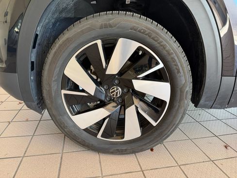 Used 2026 Volkswagen Atlas Cross Sport SE FWD image 31
