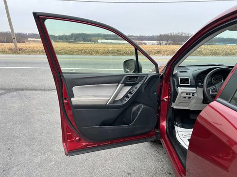 Used 2017 Subaru Forester 2.5i w/ Alloy Wheel Package image 12