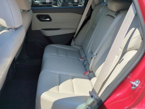 Used 2024 Nissan Rogue SL image 14