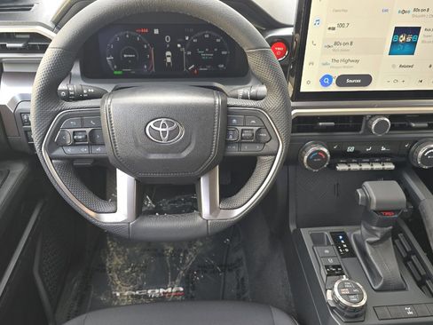 Used 2026 Toyota Tacoma TRD Off-Road AWD/4WD image 11