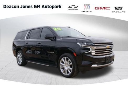 Used 2024 Chevrolet Suburban High Country image 1