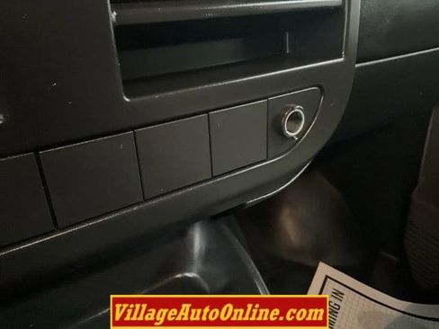 Used 2014 Chevrolet Express 2500 image 23