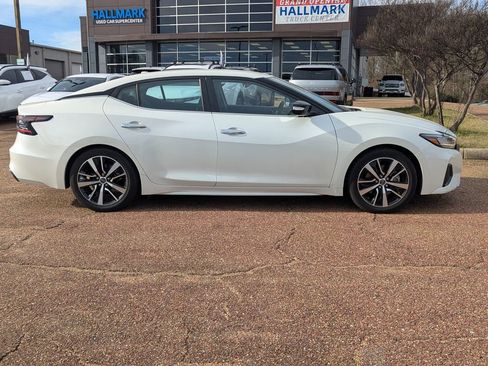 Used 2023 Nissan Maxima SV w/ Floor Mat Group image 3