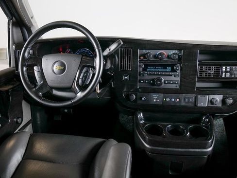 Used 2022 Chevrolet Express 2500 Extended w/ Enhanced Convenience Package RWD image 10