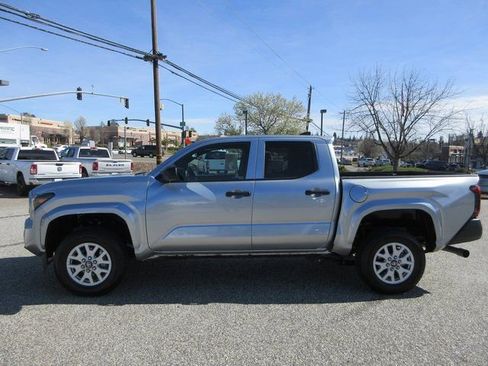 Used 2024 Toyota Tacoma SR w/ SR Upgrade Package image 9