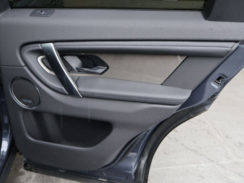 New 2025 Land Rover Discovery Sport Dynamic SE image 34