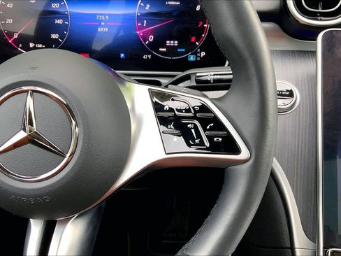 Used 2025 Mercedes-Benz C 300 4MATIC Sedan image 25