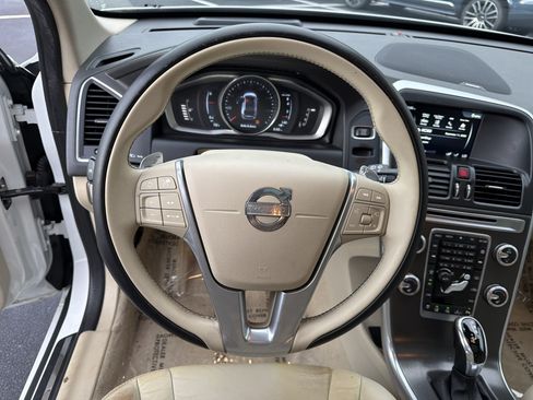 Used 2015 Volvo XC60 T6 Platinum FWD image 18