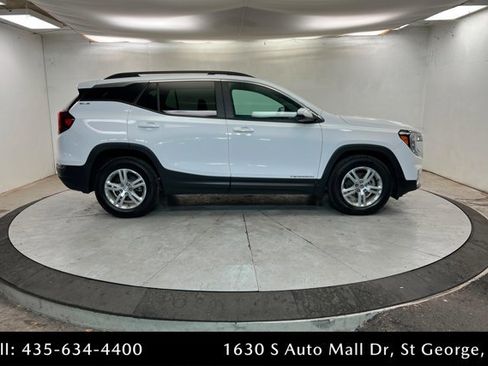 Used 2024 GMC Terrain SLE w/ Driver Convenience Package image 6