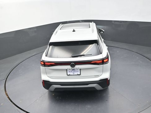 New 2026 Volkswagen Tiguan SE AWD/4WD image 18