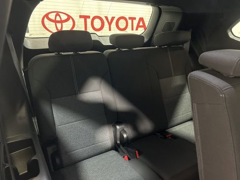 Used 2025 GMC Acadia Elevation image 20