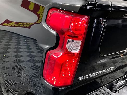 Certified 2025 Chevrolet Silverado 1500 Custom image 25