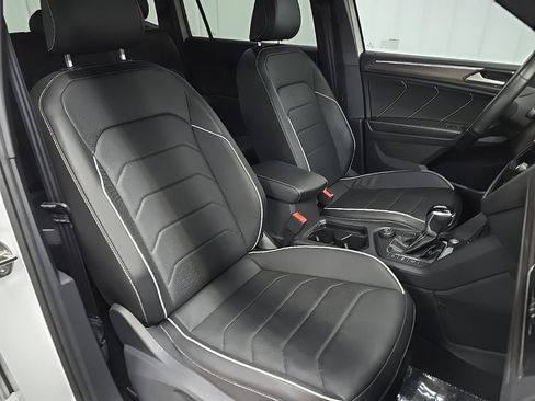 Used 2024 Volkswagen Tiguan SEL R-Line w/ MDO Package, Two-Row AWD/4WD image 17