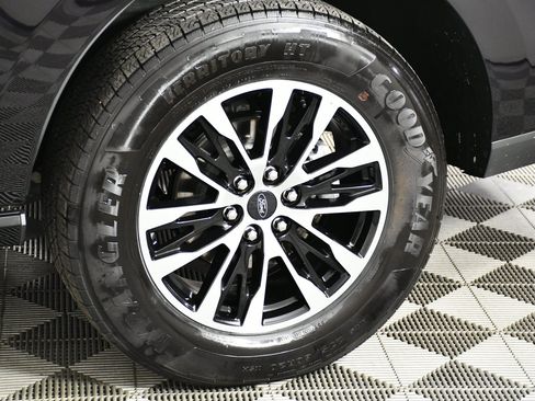 Used 2025 Ford Expedition Platinum AWD/4WD image 51