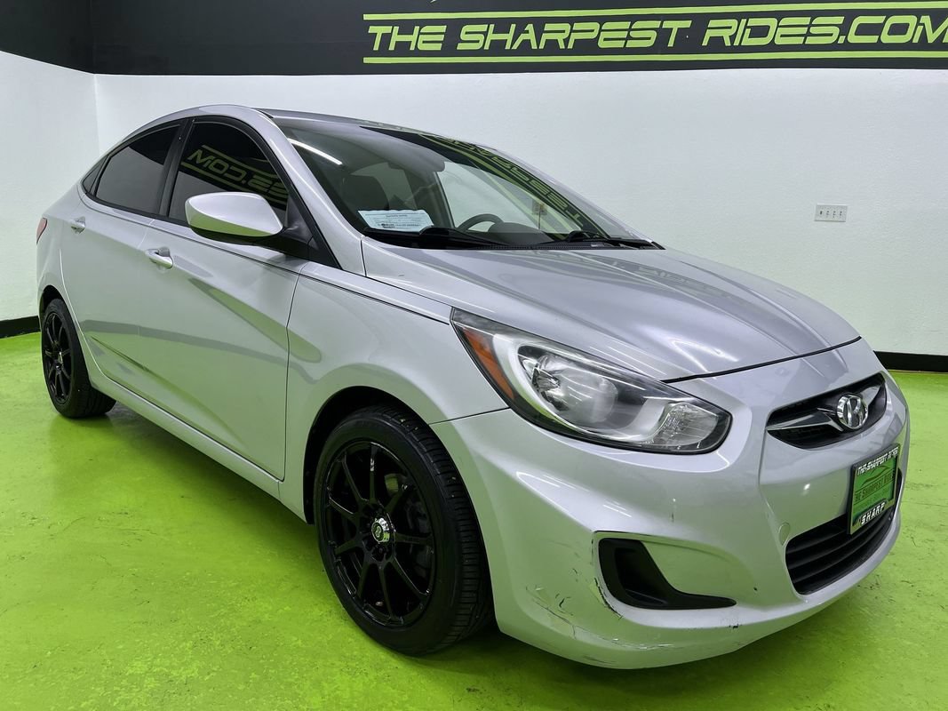 Used 2014 Hyundai Accent GLS FWD image 2