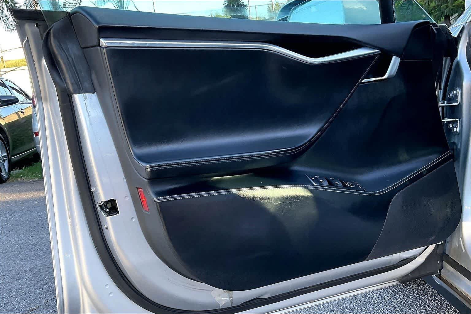 Used 2016 Tesla Model S 70 RWD image 27