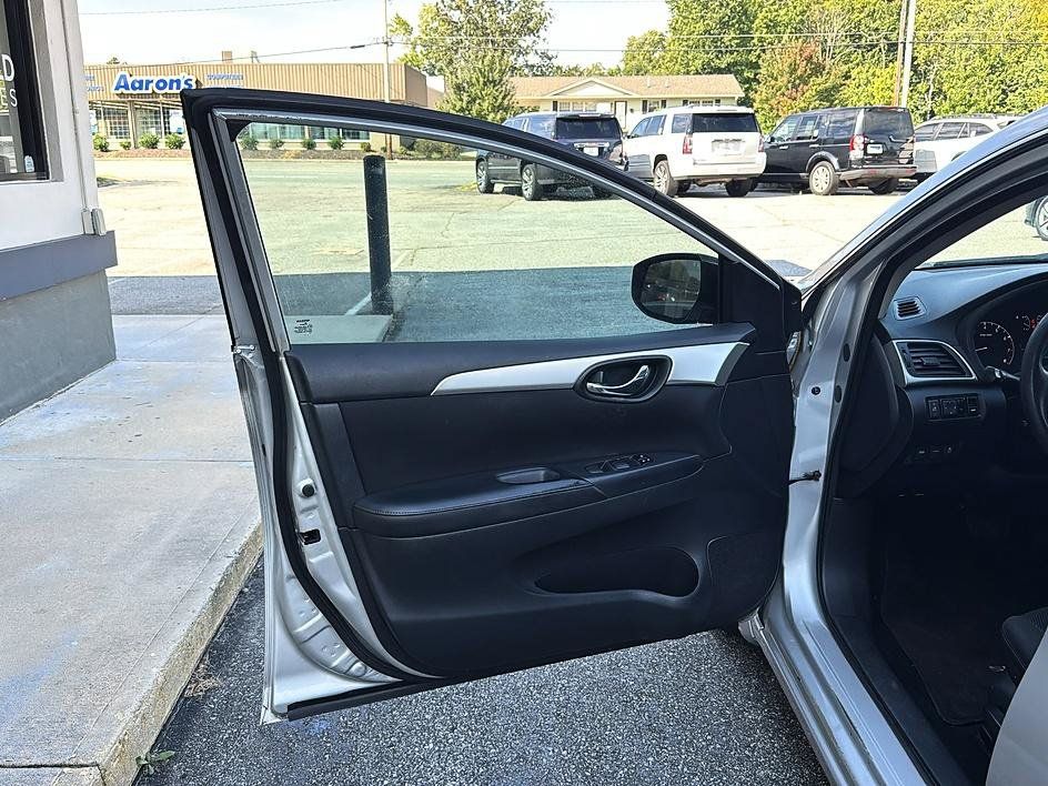 Used 2017 Nissan Sentra S FWD image 30