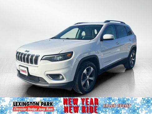 Used 2019 Jeep Cherokee Limited w/ Technology Group image 2