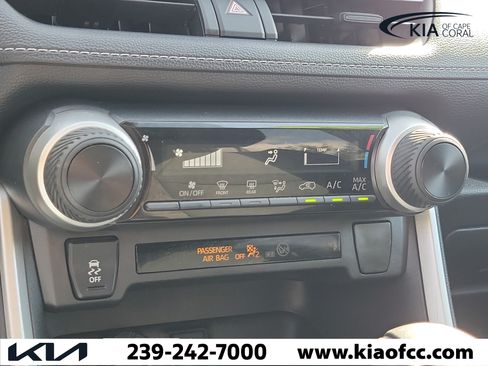 Used 2021 Toyota RAV4 LE FWD image 27