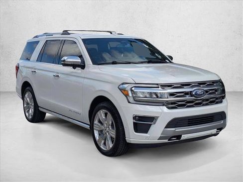Used 2024 Ford Expedition Platinum AWD/4WD image 3