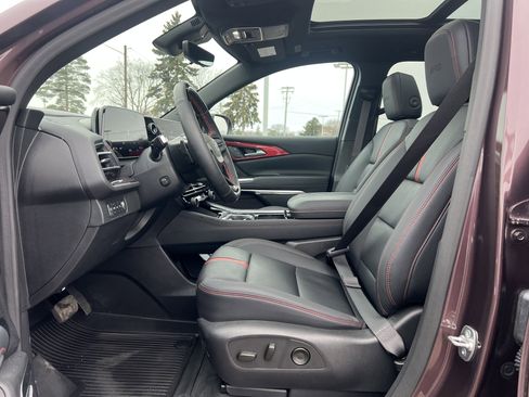 Certified 2024 Chevrolet Traverse RS w/ LPO, Floor Liner Package image 18