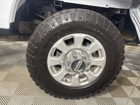 Used 2024 Ford F350 XLT w/ FX4 Off-Road Package AWD/4WD image 32